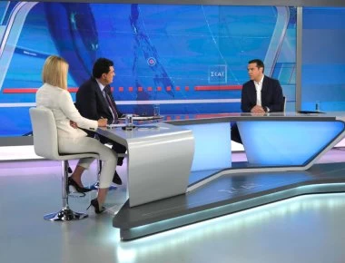 Bίντεο: Το φιλί Κοσιώνη – Τσίπρα πριν τη «μάχη» που ακολούθησε
